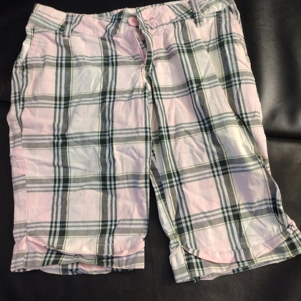 OTB ONE TOUGH BRAND PLAID SHORTS SZ 1/2